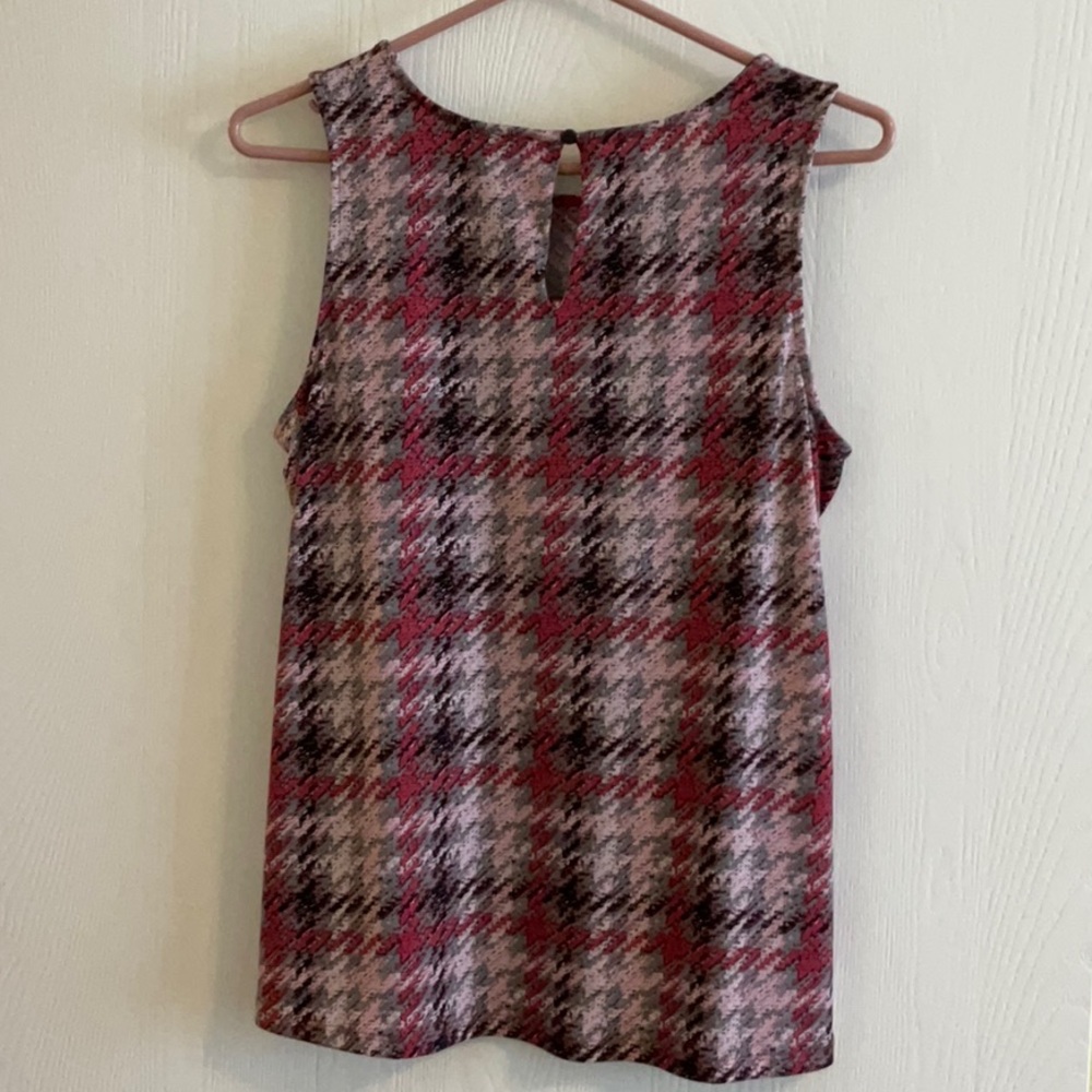 Nine West Tank - Picture 2 of 7